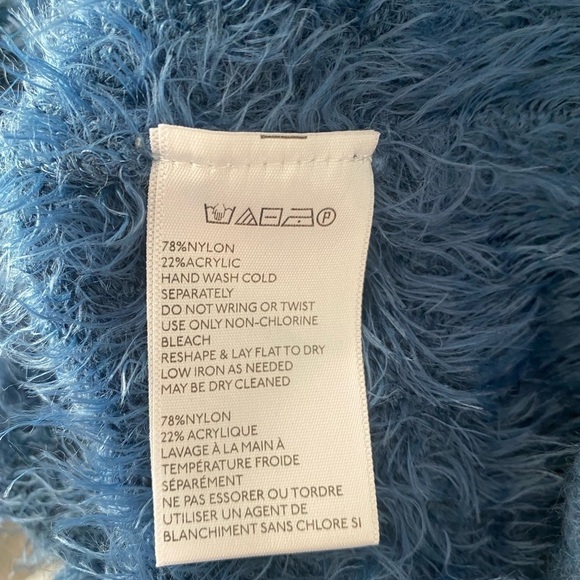 UO FUZZY BLUE OVERSIZED V-NECK SWEATER SIZE SMALL - Picture 3 of 4